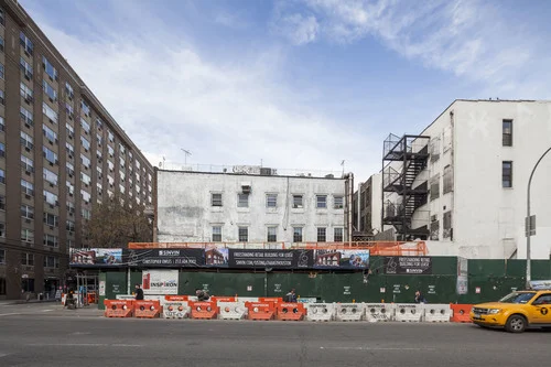 011 - 76 East Houston St