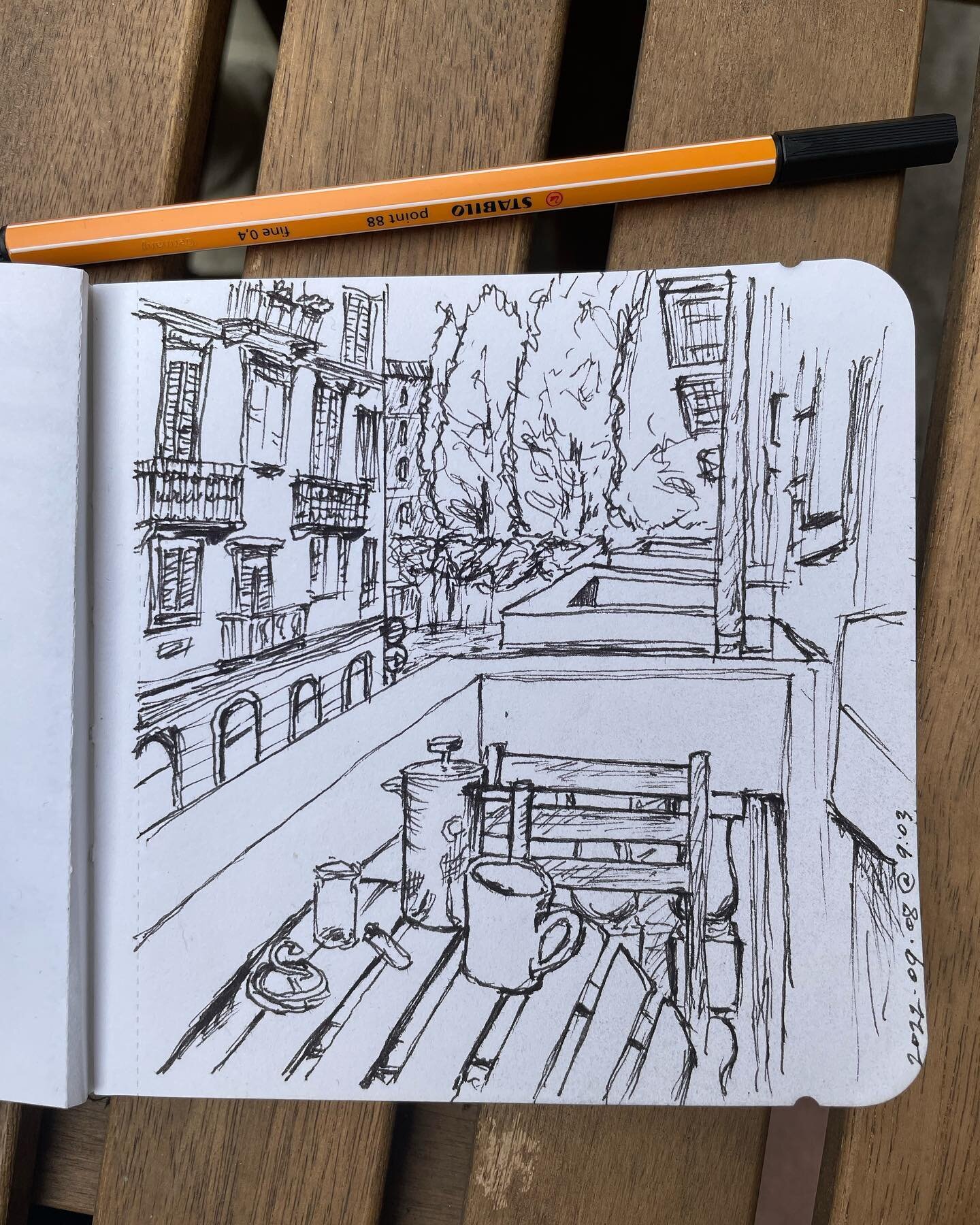 Morning coffee vibes. ☕️🇮🇹 #torino #largomontebello #balconylife #sketch #drawing #cityscape