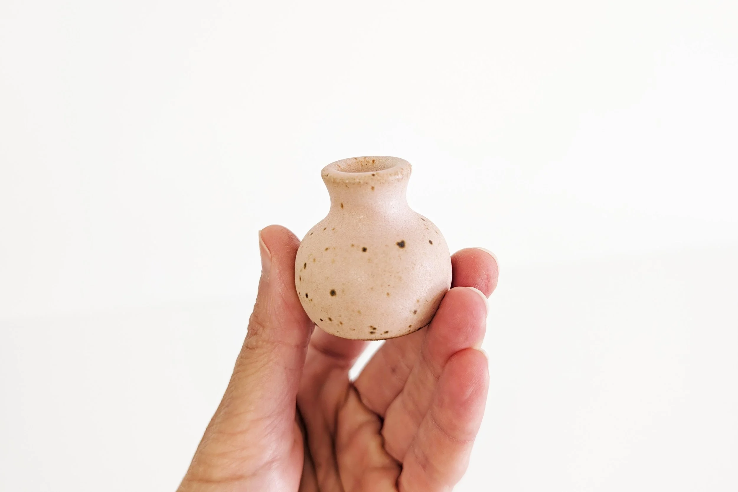 Tiny-Vases-Pink-detail.jpg