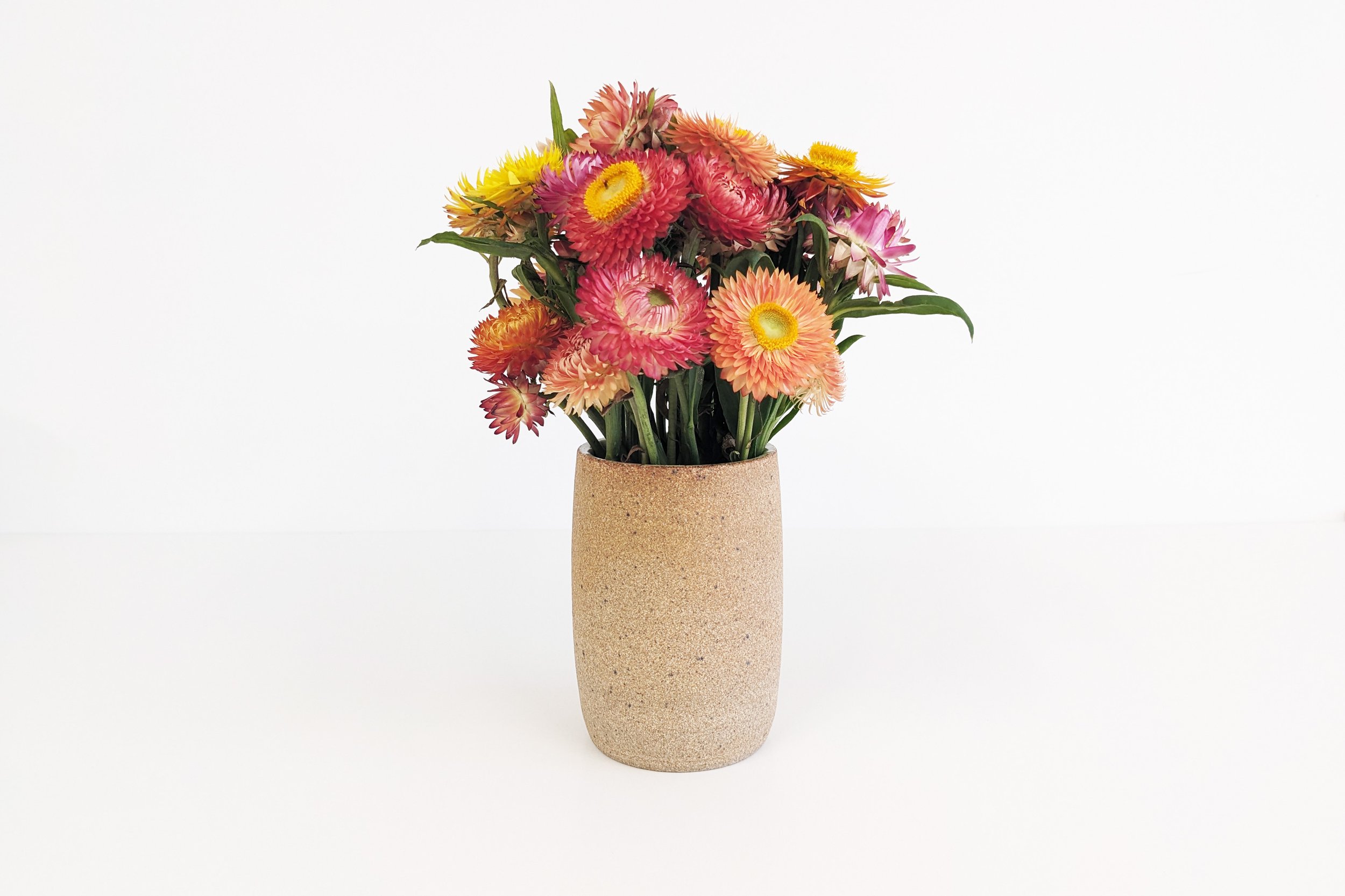 cylinder-vase-straw.jpg