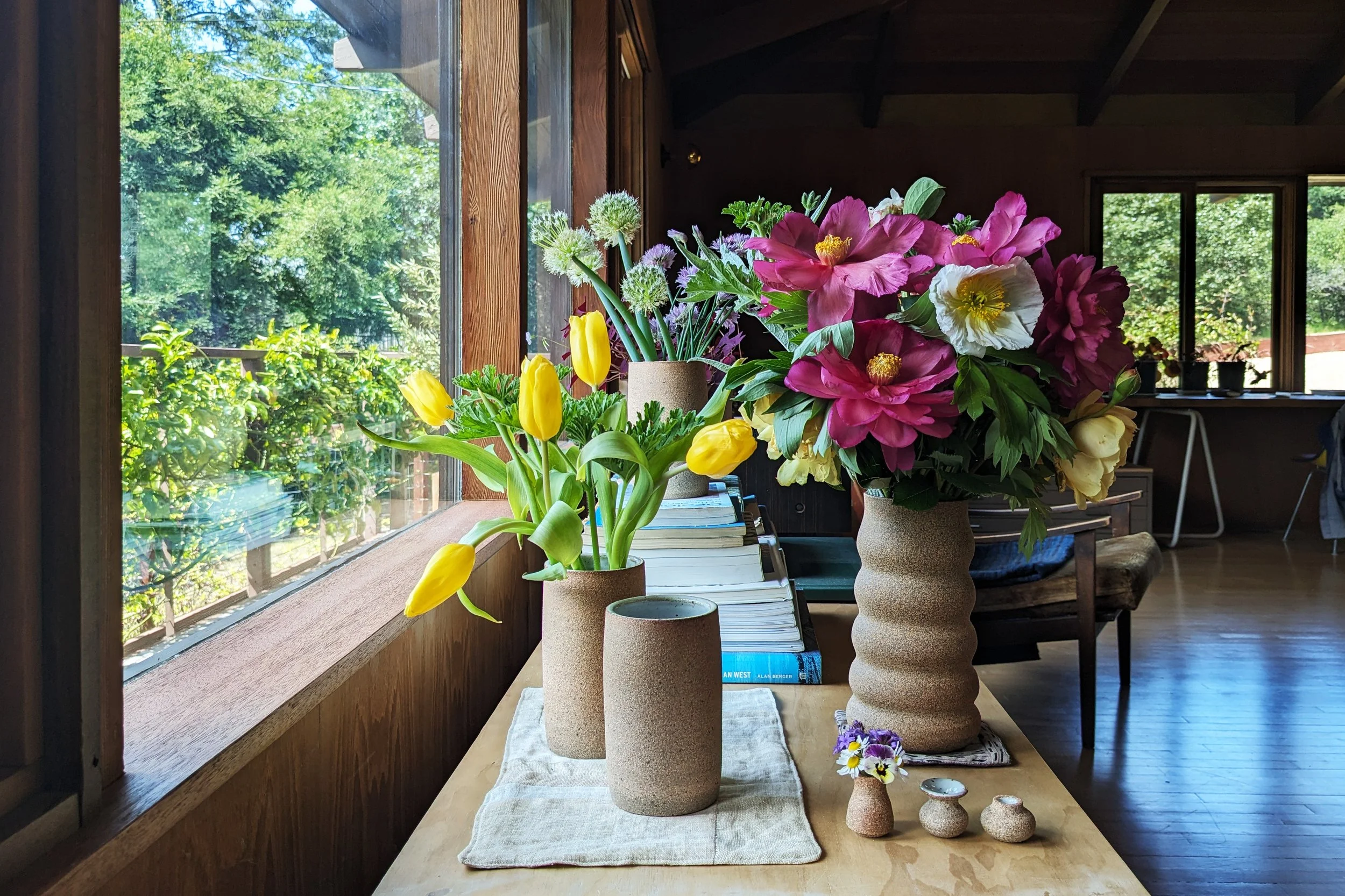 vases-home-flowers.jpg