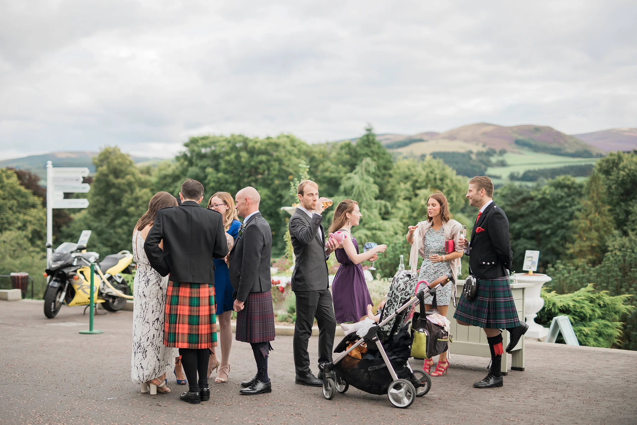 090-relaxed-wedding-photography.jpg