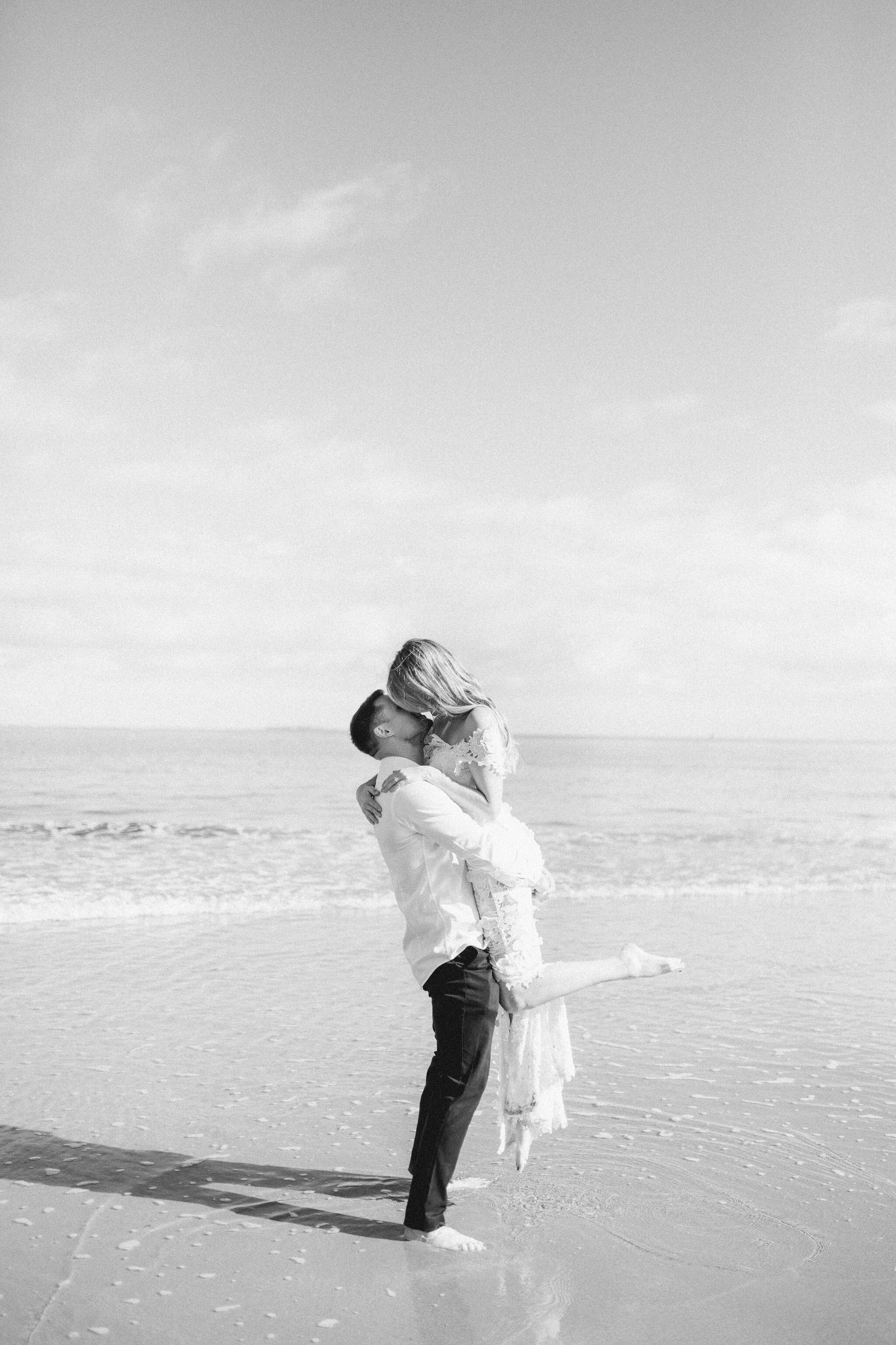 seacliff-beach-tantallon-castle-east-lothian-engagement-photogra