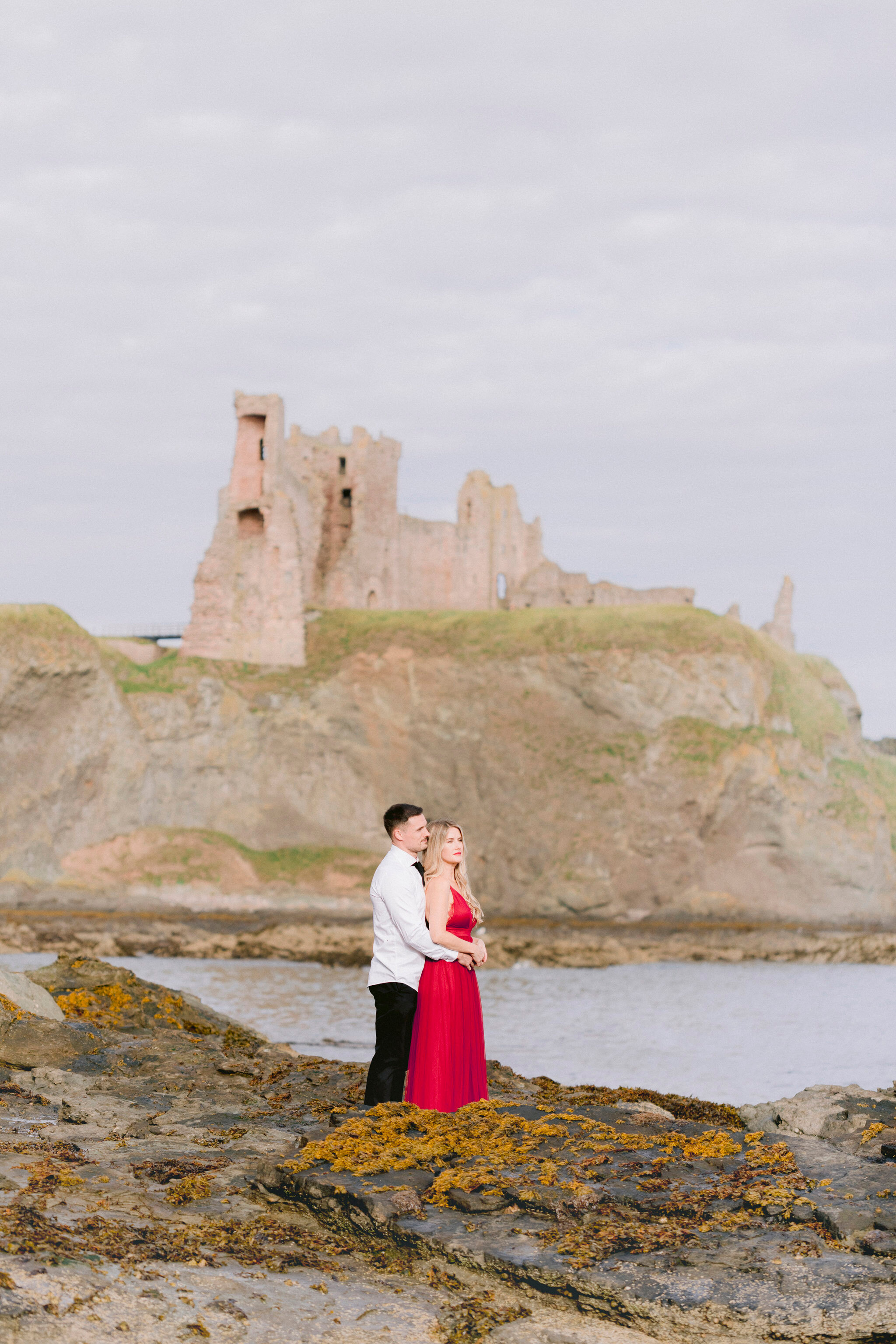 021-seacliff-beach-tantallon-castle-east-lothian-engagement-photographer-scotland.jpg