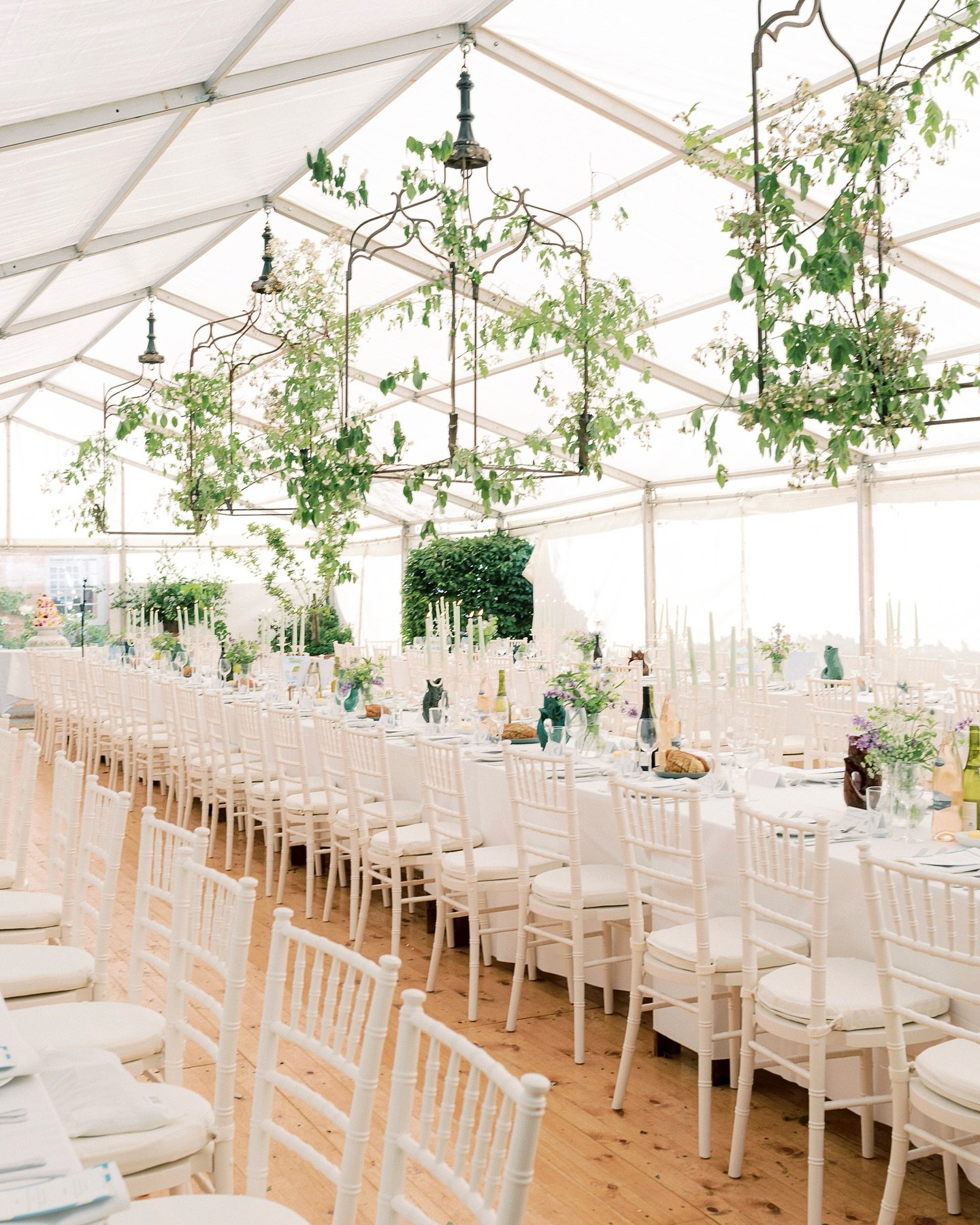 Every detail told I &amp; G&rsquo;s story, right down to the hand-painted table names 🌿 It&rsquo;s the little things that make a day feel so personal and why I love capturing them.

#eastlothianwedding #fineartweddingphotography #eastlothian #scotti