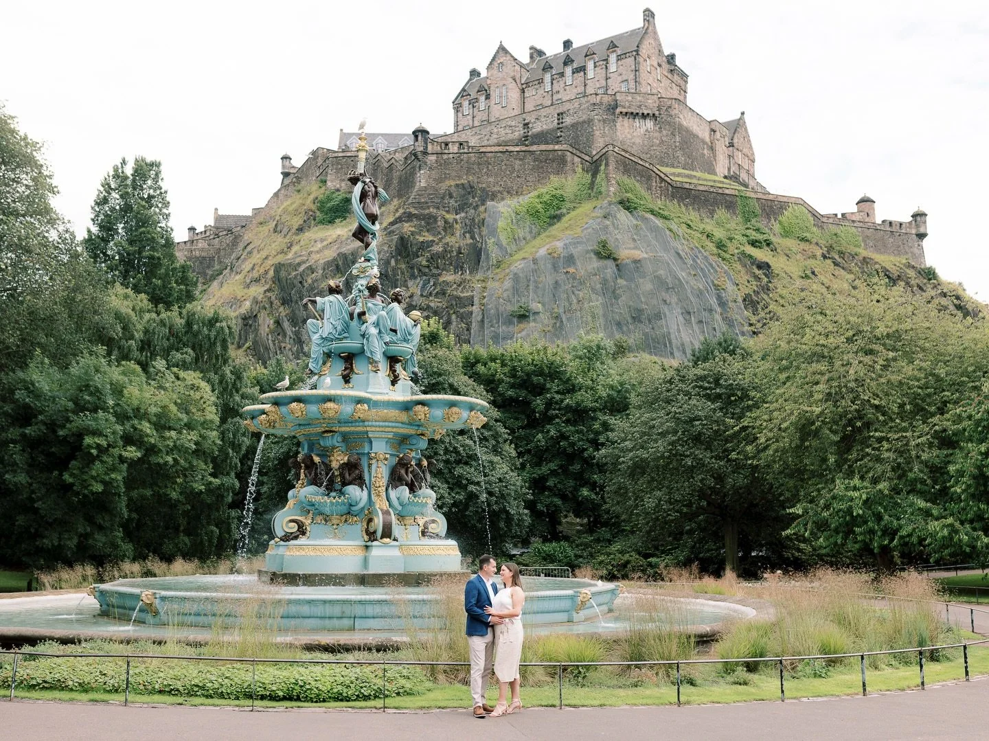 Congratulations Sydney and Scott 🤍

They tied the knot at the weekend in Sydney&rsquo;s hometown of New Orleans and it feels so special sharing these from when we wandered around Edinburgh&rsquo;s Old Town together for their engagement photos. Just 