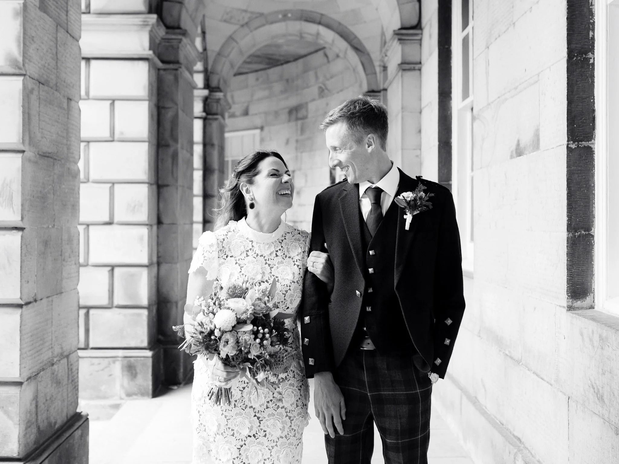 17_edinburgh royal mile wedding photos edinburgh city chambers.jpg