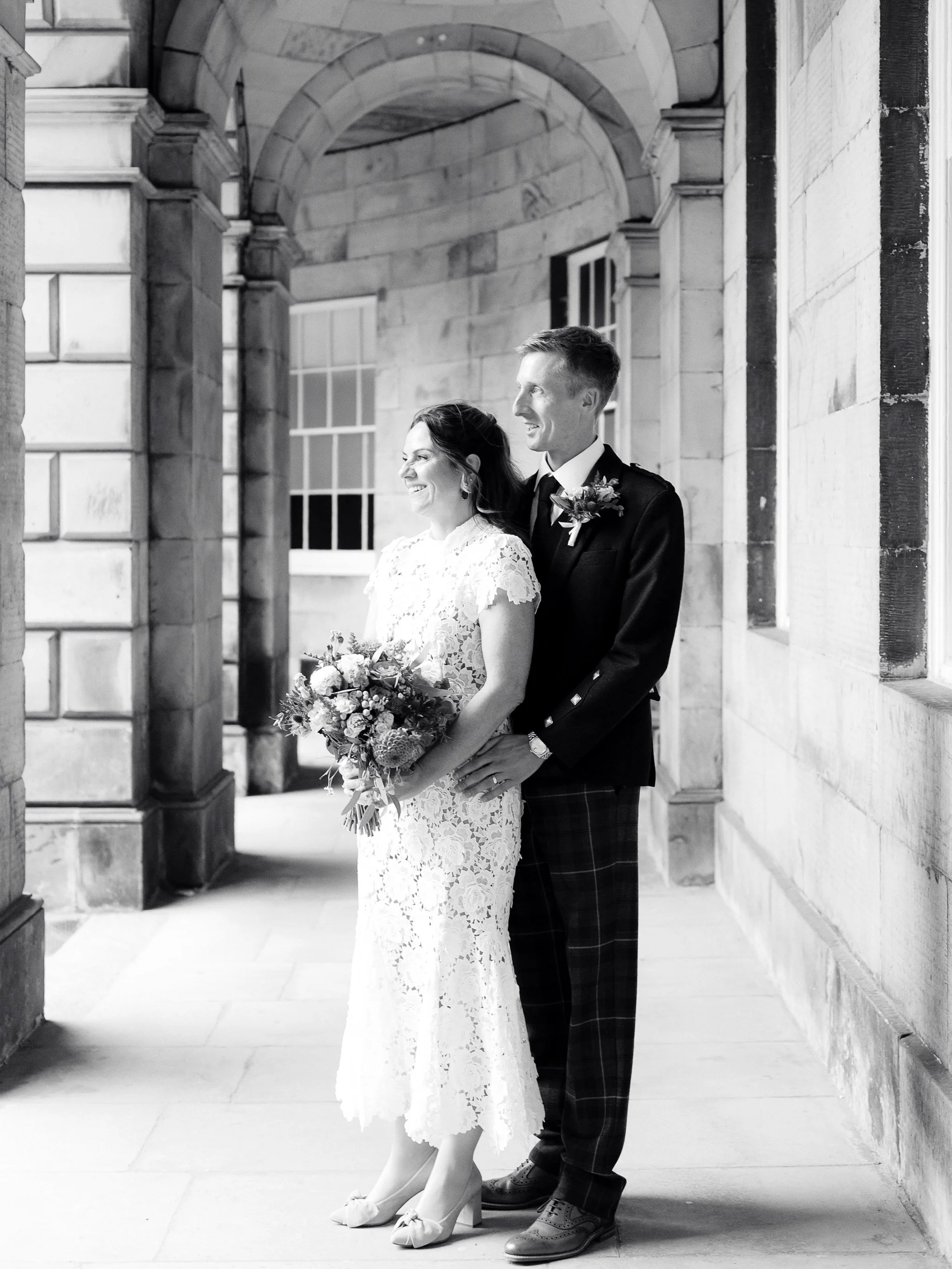 18_edinburgh royal mile wedding photos edinburgh city chambers.jpg