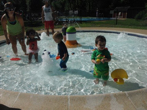 water play for toddlers in splash garden