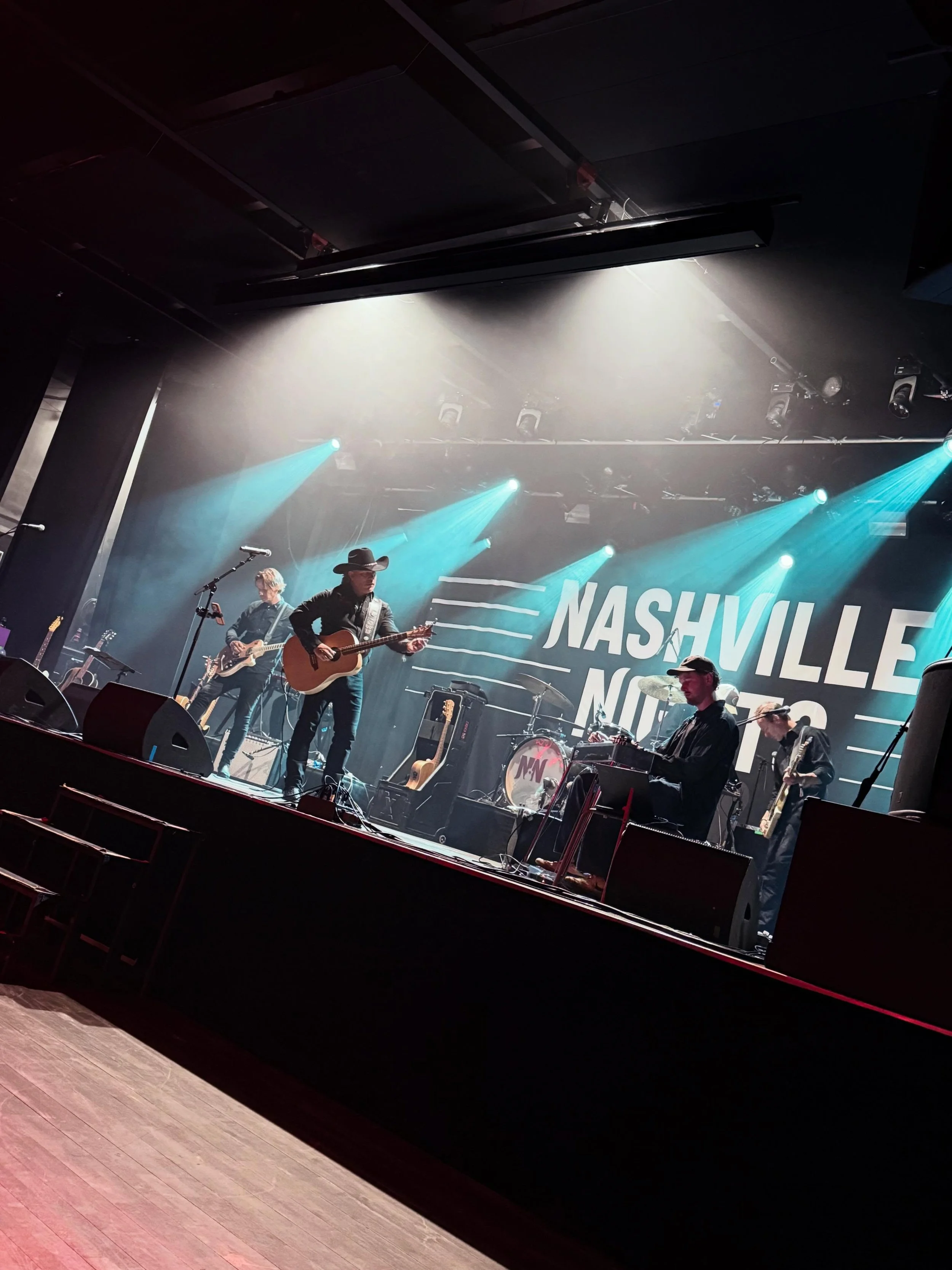 Let&rsquo;s turn @postenlive into a honky tonk tonight shall we?! Thirty mins to show time! @nashvillenightsdenmark 

#nashvillenights