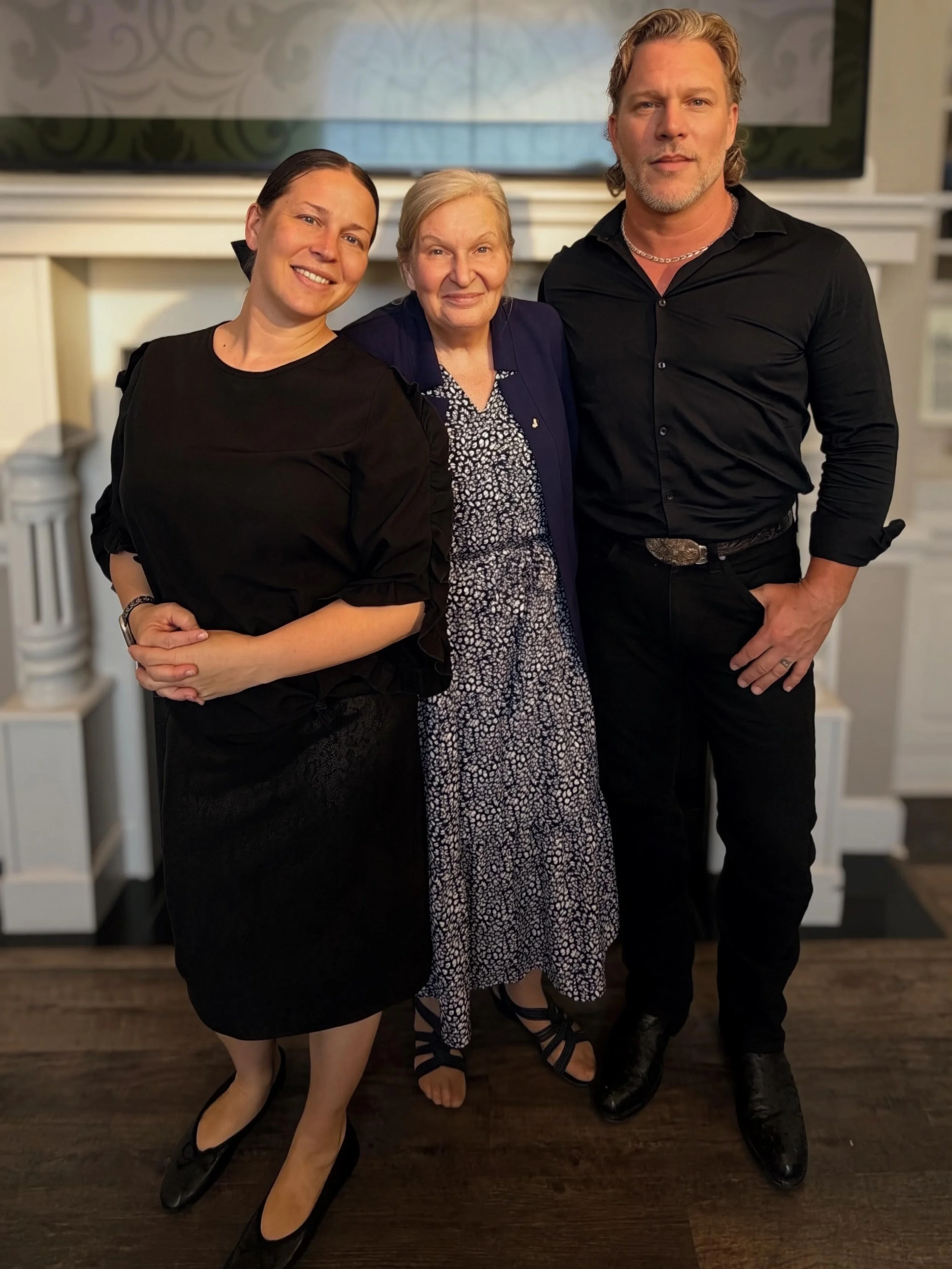 Getting to spend quality time with mom and my sister this week has been special. Glad I was able to be here to say goodbye to Claude.

#texas #family