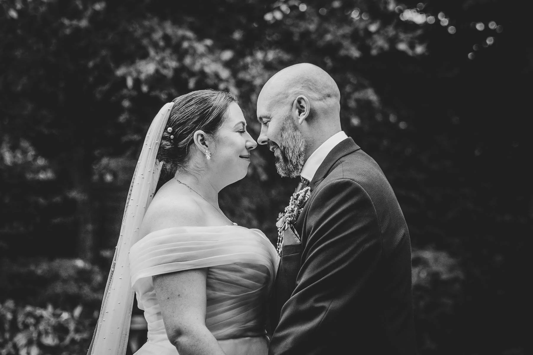 warwick-house-wedding-warwickshire-couple-portraits-17.jpg