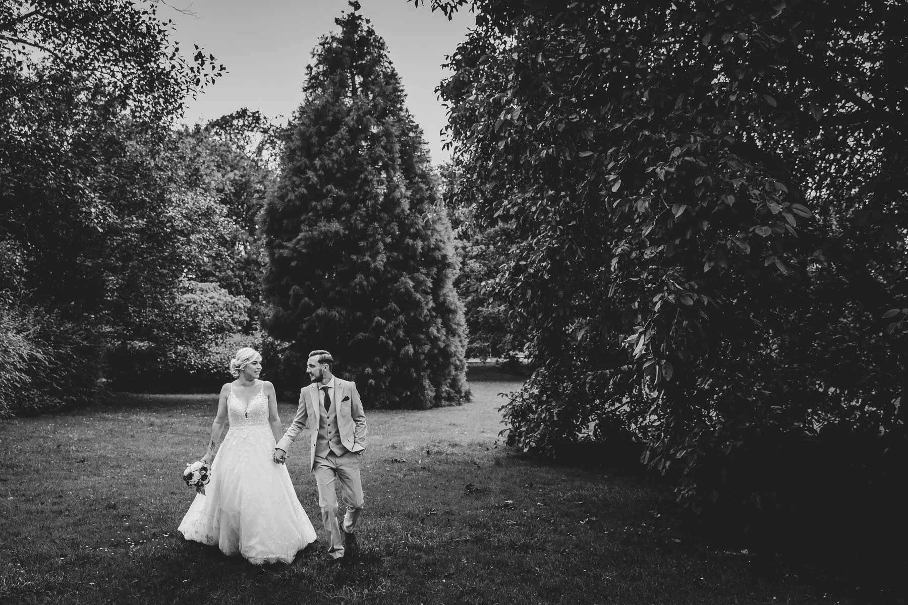 glenfield-registry-office-wedding-leicestershire-5.jpg