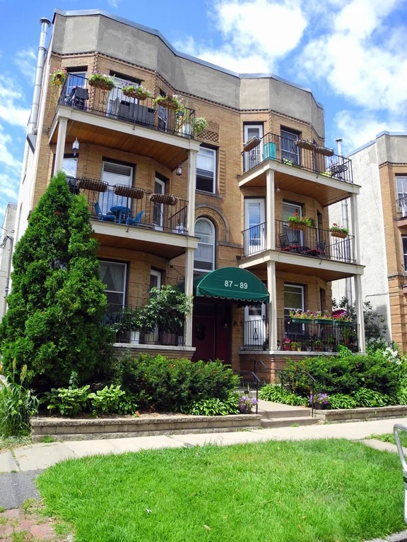 89 Kent St #3 Saint Paul, MN 55102