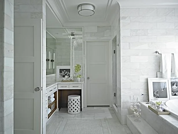 contemp white bathroom.JPG