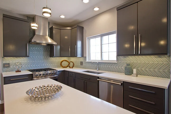 bg11breeM_Palms_Breeze_Matte_Kitchen_Backsplash_Design571_TurwestonLane.JPG