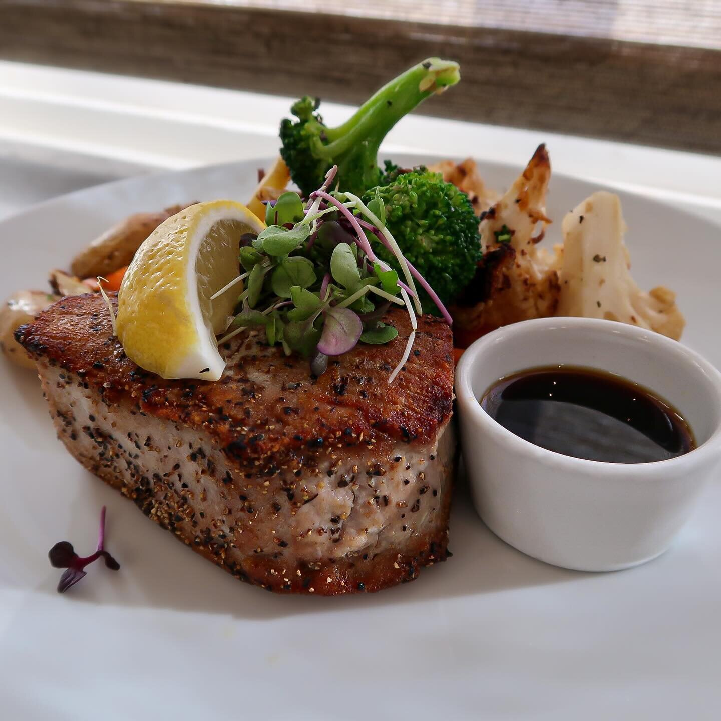 Seared Yellowfin Tuna
Served with oven roasted potatoes, broccoli, carrots, cauliflower &amp; soy ginger jus or beurre blanc

1020 Post Road Darien, CT 06820
203 655 1020

#connecticuteats #203local #connecticutfoodie #cteats #foodie #tuna #searedtun