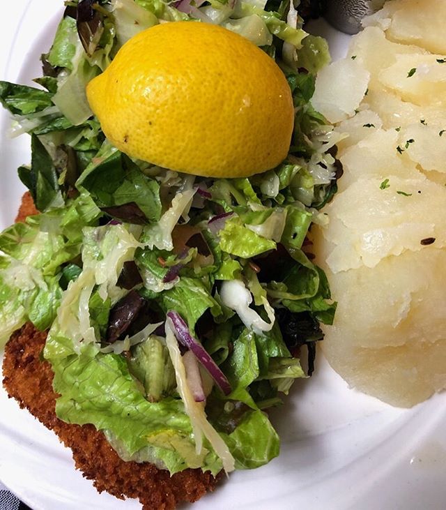 When your mind is telling you salad, but your tummy is telling you schnitzel. The answer is the schnitzel vinaigrette. The best of both worlds. Feel healthy and satisfied.
#germanfood 
#gutenappetit 
#lecker