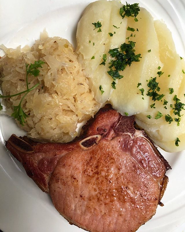 Come taste our chops. 🐖
#delicious 
#germanfood 
#gutenappetit