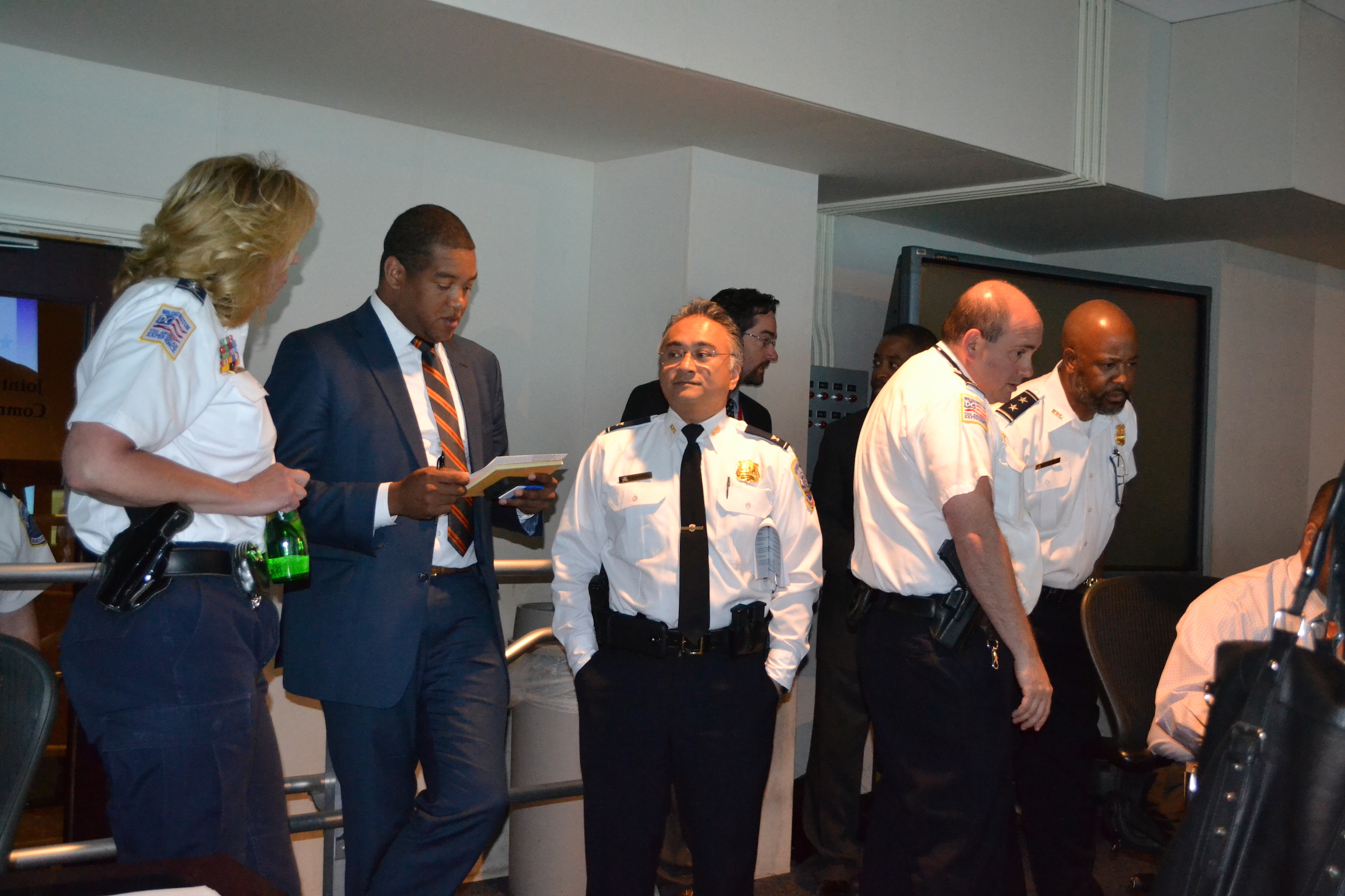 Chief Cathy Lanier hosts crime meeting on Kennedy St violence