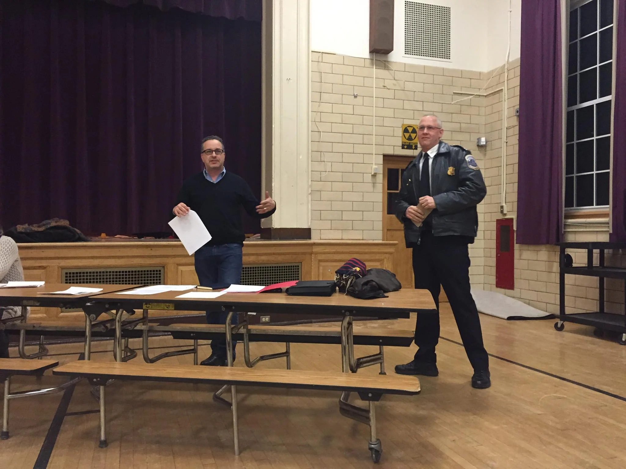 Commissioner Sheon introducing MPD 4D Captain Brian Bray at an ANC 4D meeting.