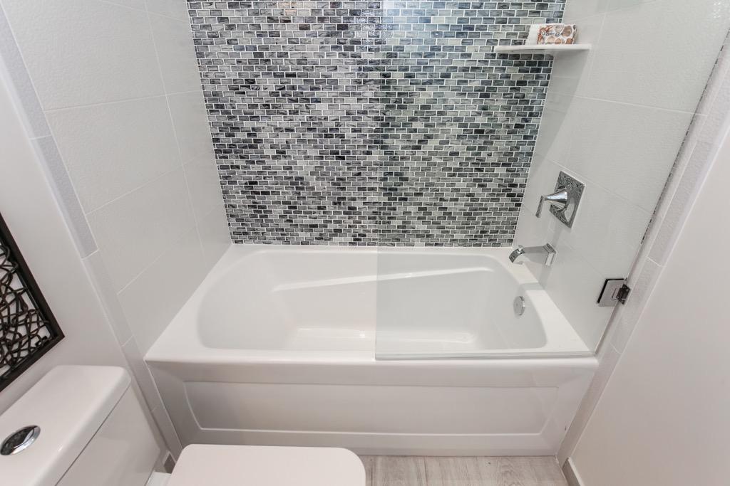 16-Full Bathroom 1 -Unit 1.jpg