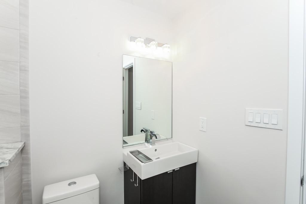 15-Bathroom 2- Unit 2.jpg