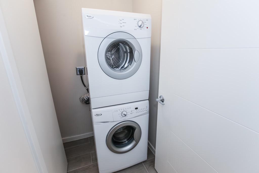 18-Washer & Dryer - Unit 2.jpg