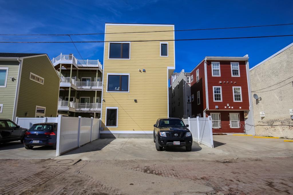 19-Exterior Rear Unit 2.jpg