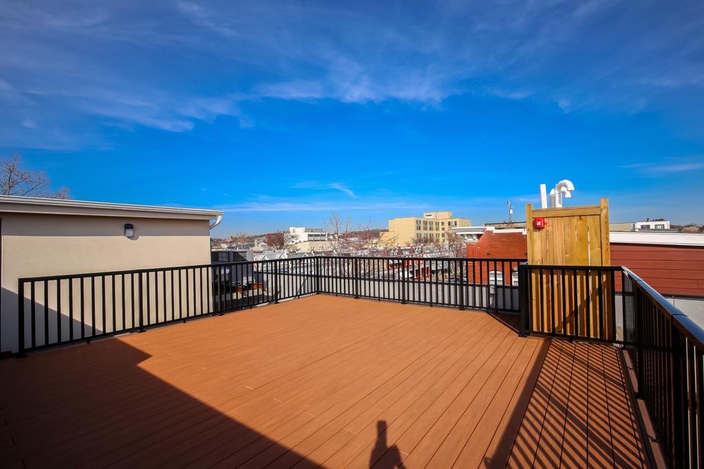 34- Shared Roof Top Deck.jpg