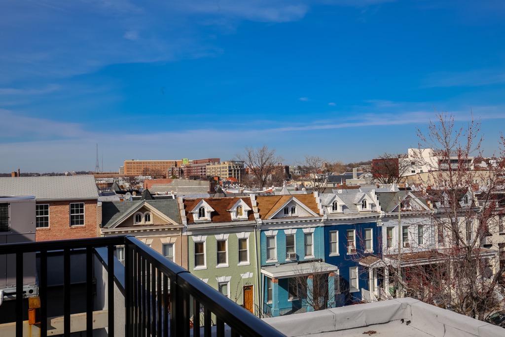 37-Shared Roof Top Deck.jpg