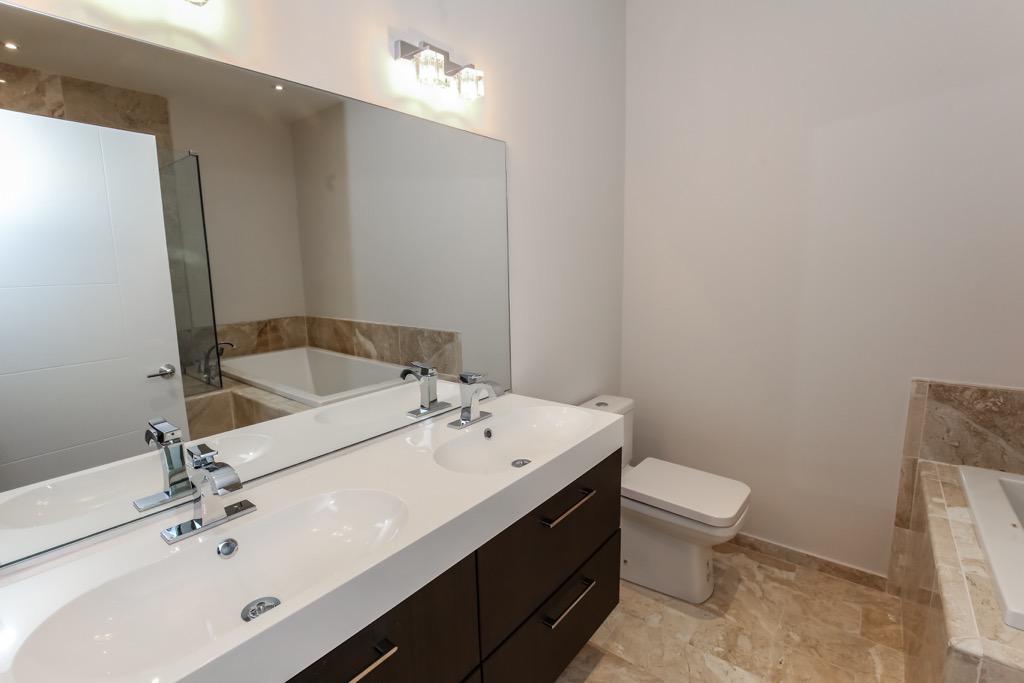 25-Master Bathroom - Unit 3.jpg