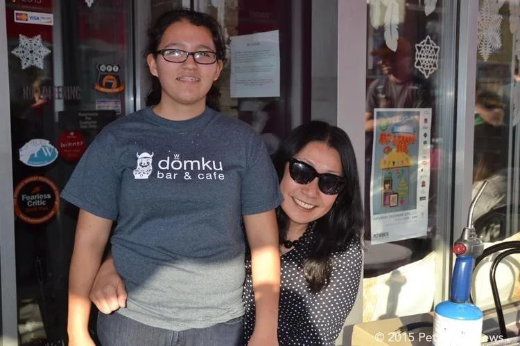 Kera Carpenter and her daughter outside of Domku