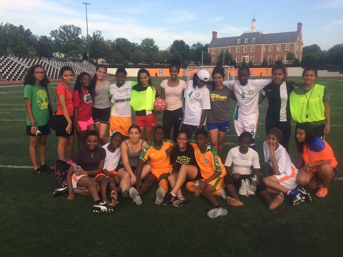 Roosevelt students post with international students visiting from Côte d'Ivoire