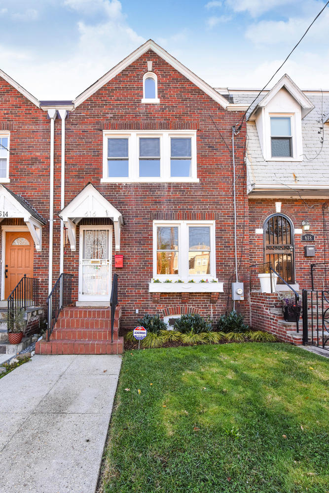 Featured property: Awesome rowhouse at 616 Ingraham St NW — Petworth News