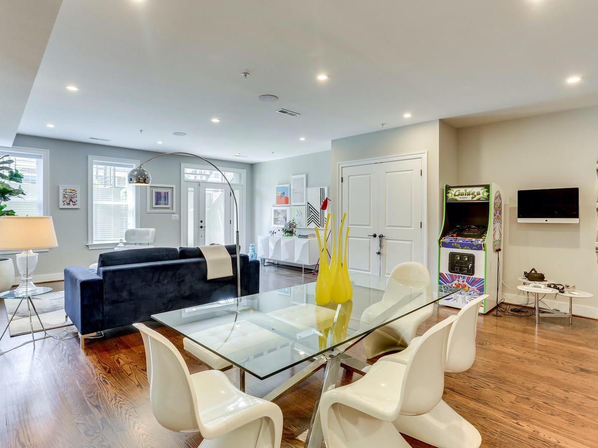 Featured: 415 Randolph Street condo that looks fabulous