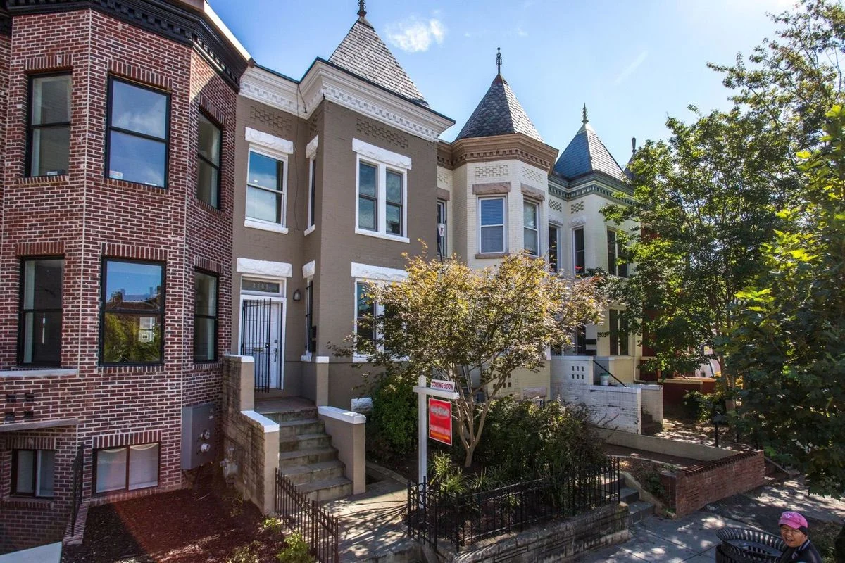 Large 5 bedroom home on 11th Street.