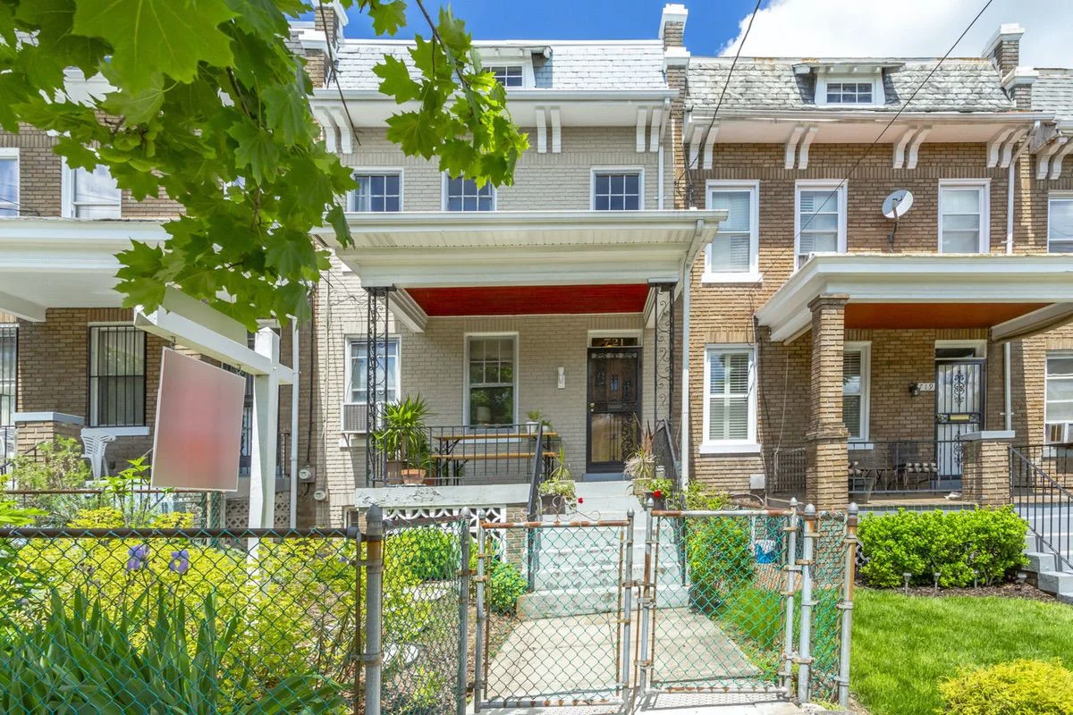 721 Ingraham St NW awaits!