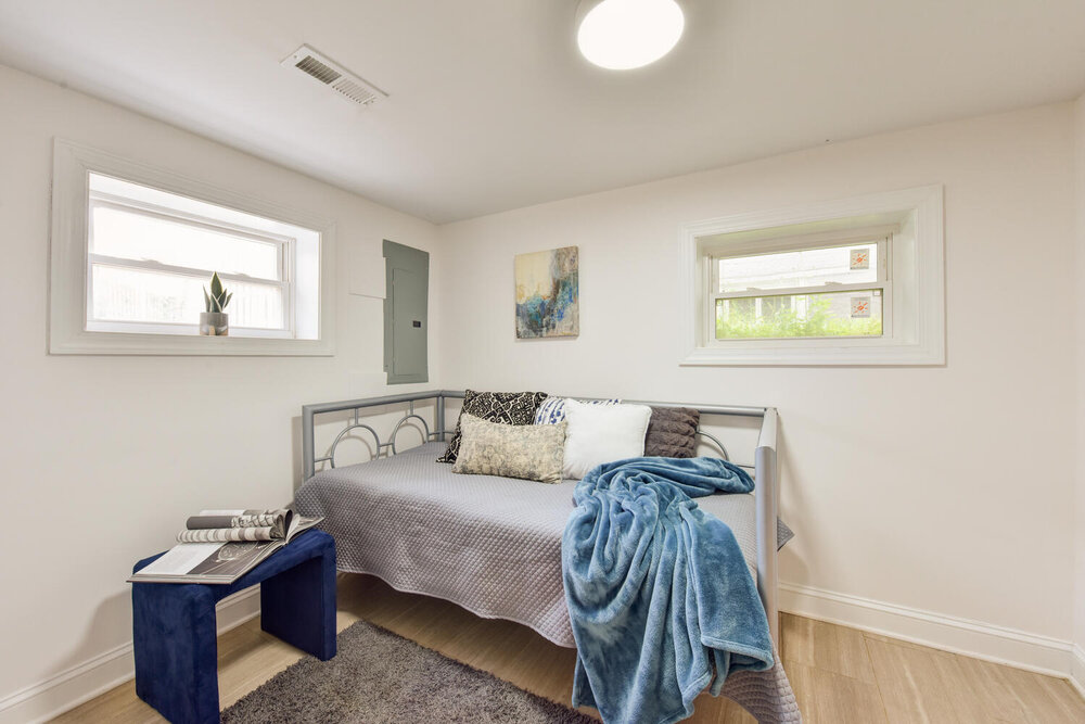 617 Webster St NW Washington-large-030-035-DSC 2606 7 8-1499x1000-72dpi.jpg