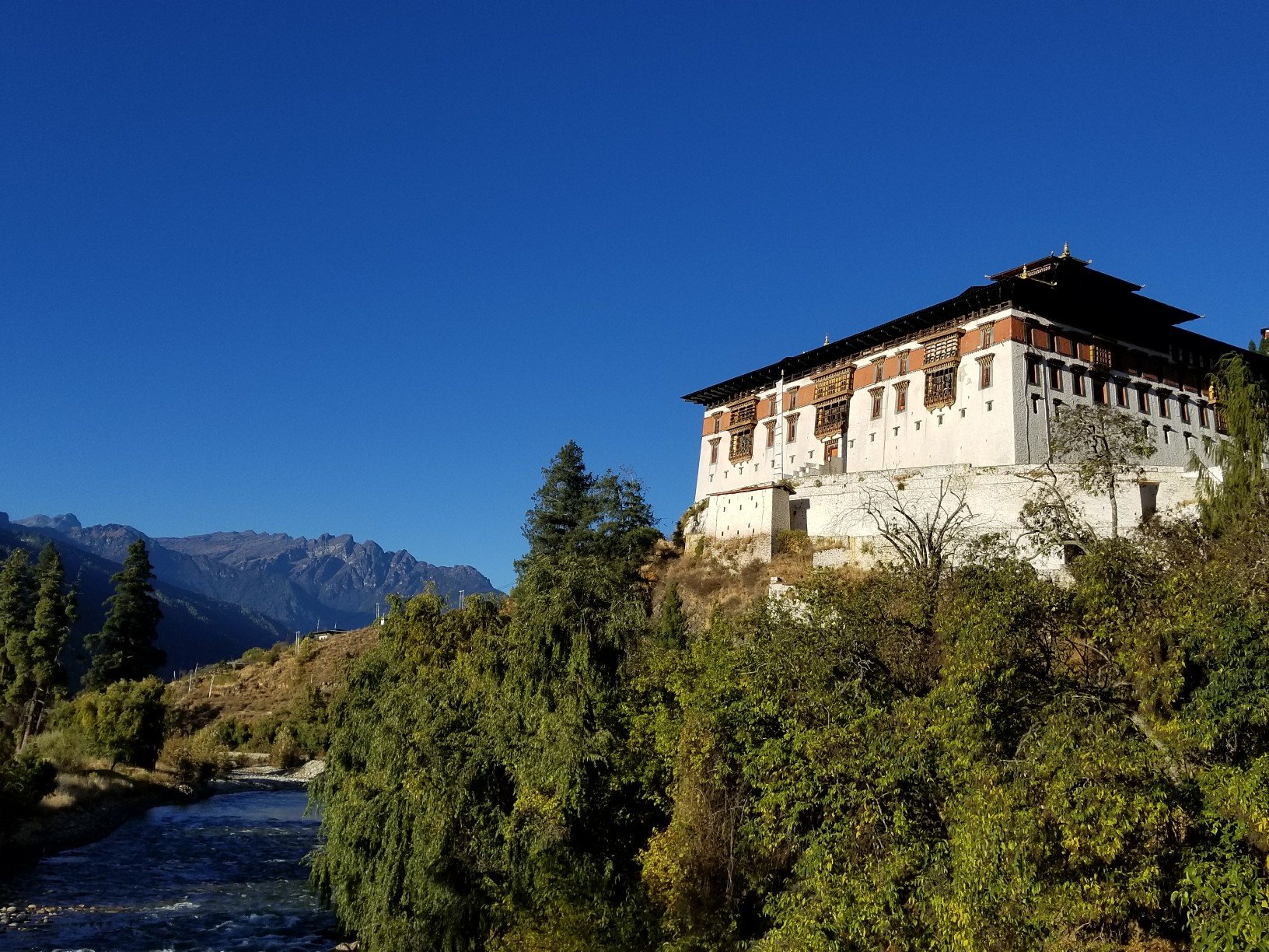 Bhutan dzong.jpg