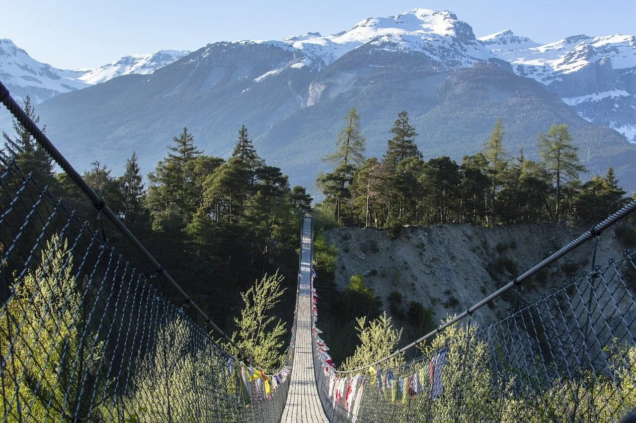bridge-3344712_1280.jpg