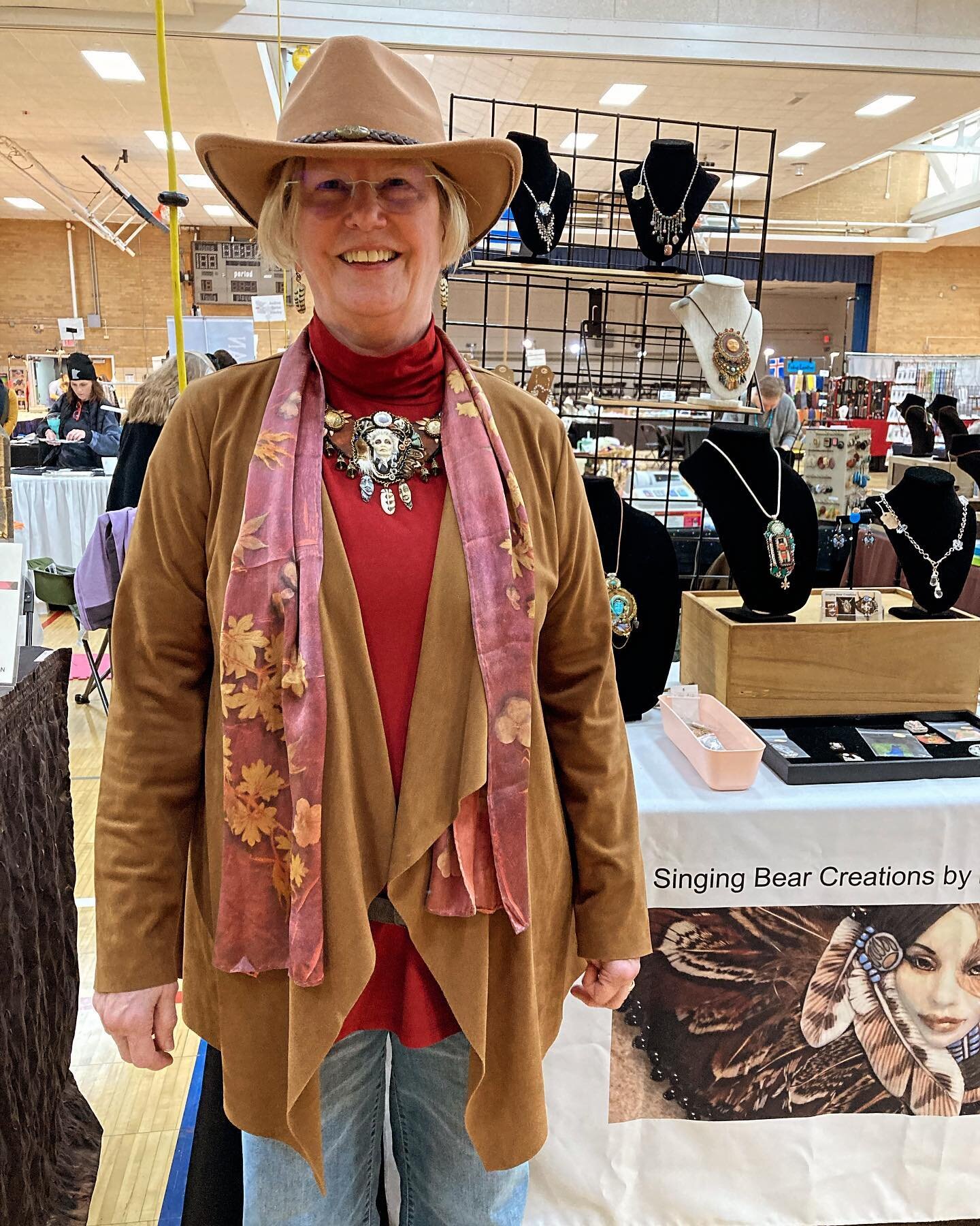 My beautiful friend Barbara styled my scarf with her gorgeous unique handmade beaded jewelry, which you can find on Etsy and Facebook as Singing Bear Creations. This is why we do what we do&hellip; these connections are EVERYTHING! Seeing her happy m