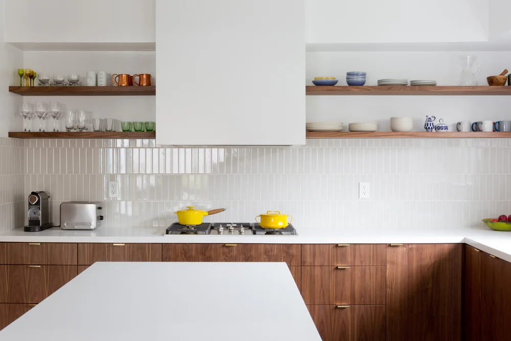 mini-subway-tile-vertical-backsplash