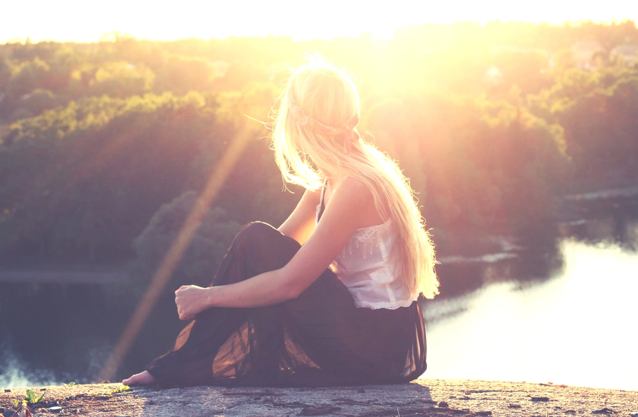 This Full Moon tells you to shine! Image: Julia Caesar/Unsplash