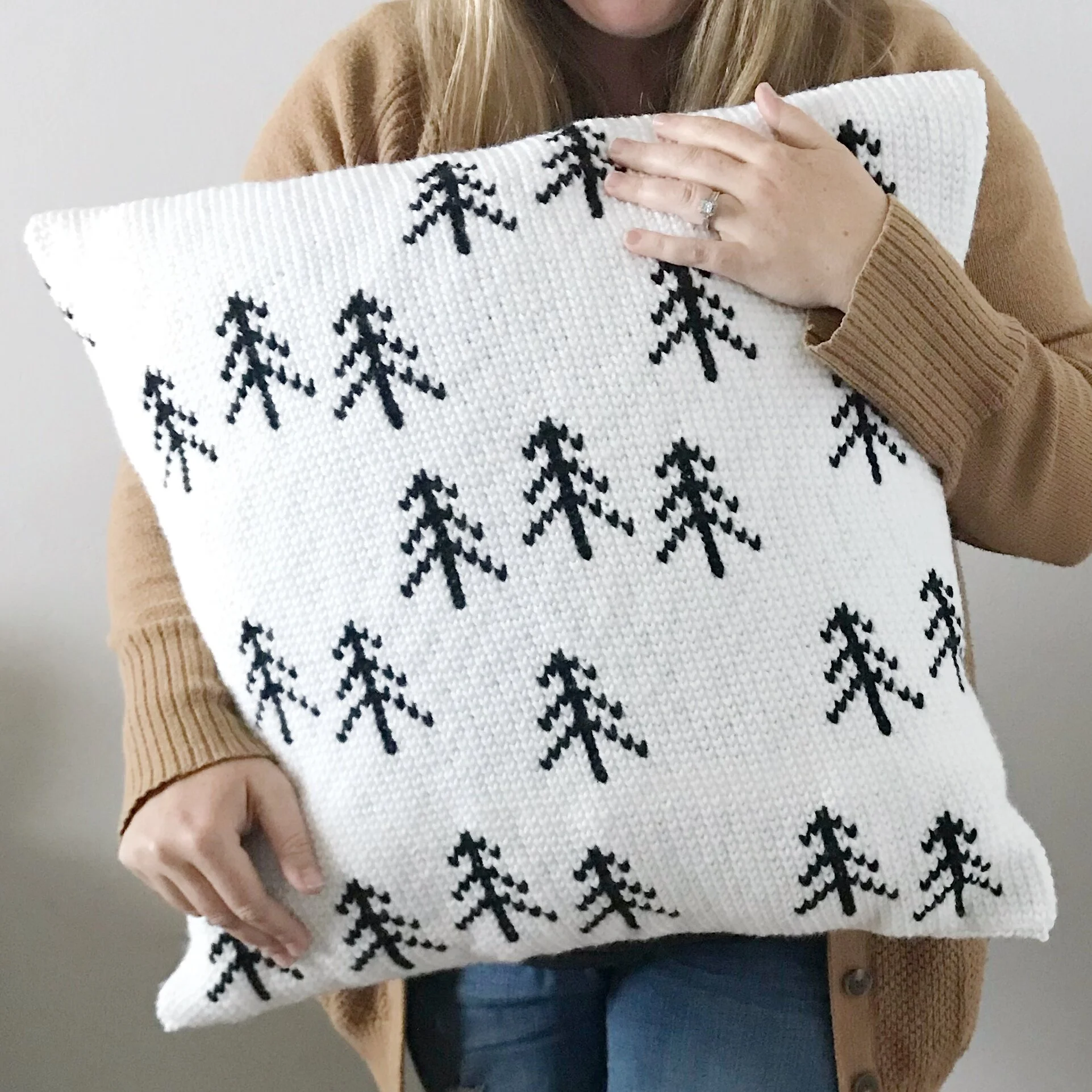 Nordic Tree Pillow-Free Crochet Pattern