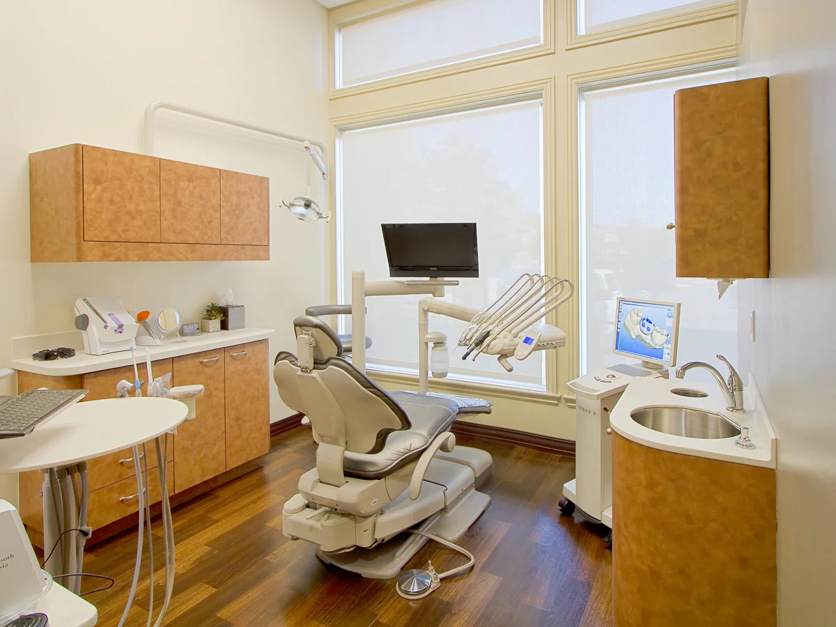 DRDEREKMARTIN_Operatory-1_1.jpg