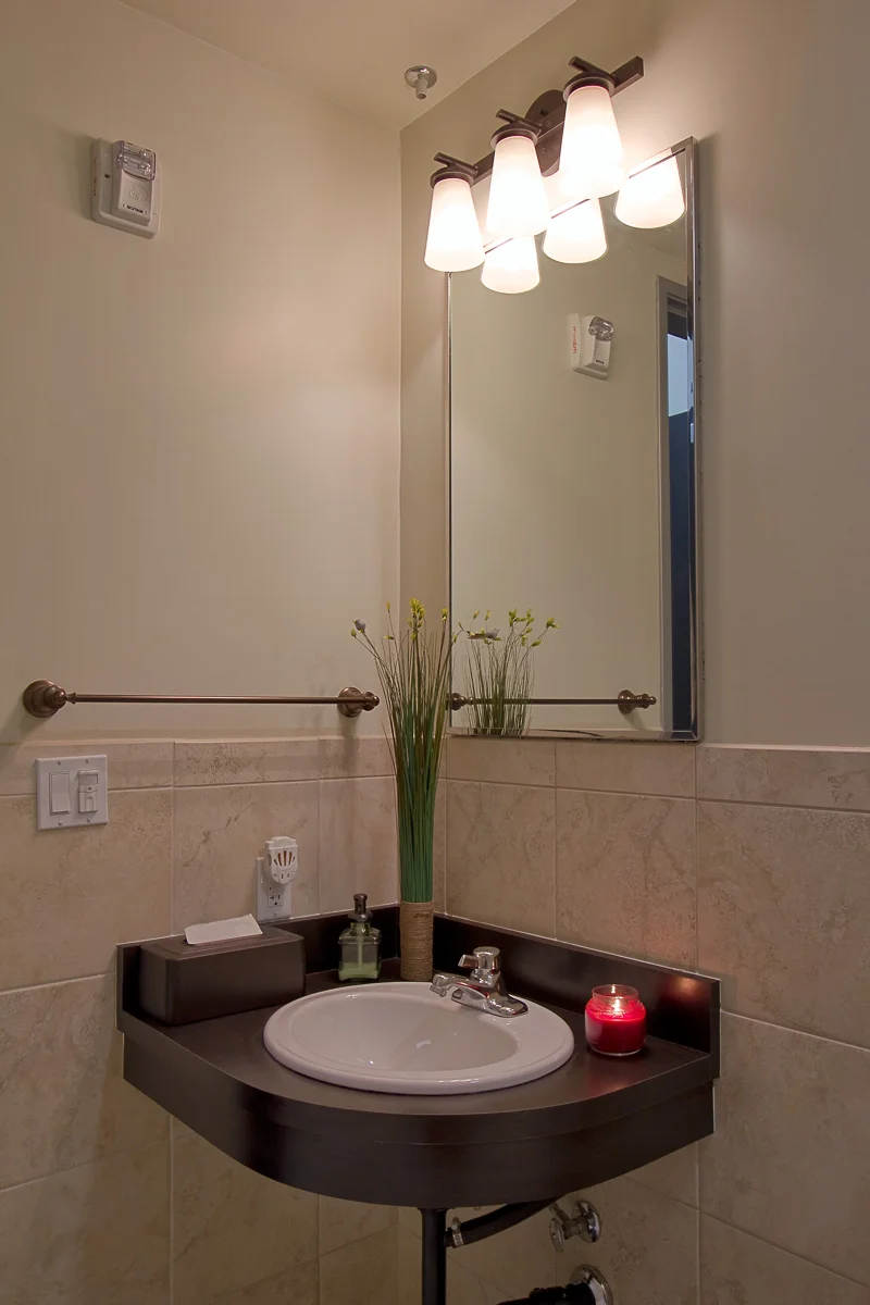 DRDEREKMARTIN_X-Restroom.jpg