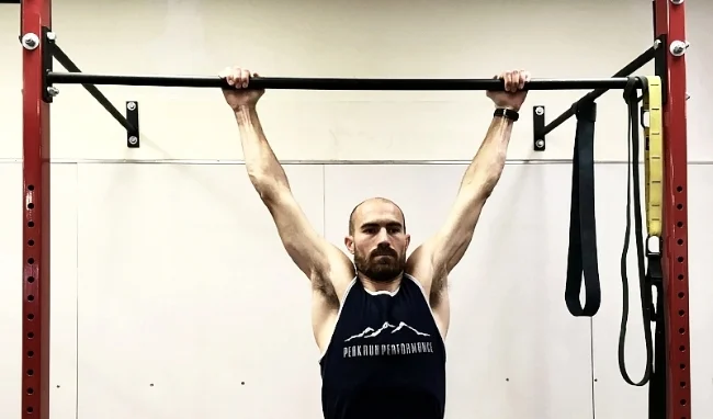 Allow your arms to fully extend. Photo by Amy Puzey