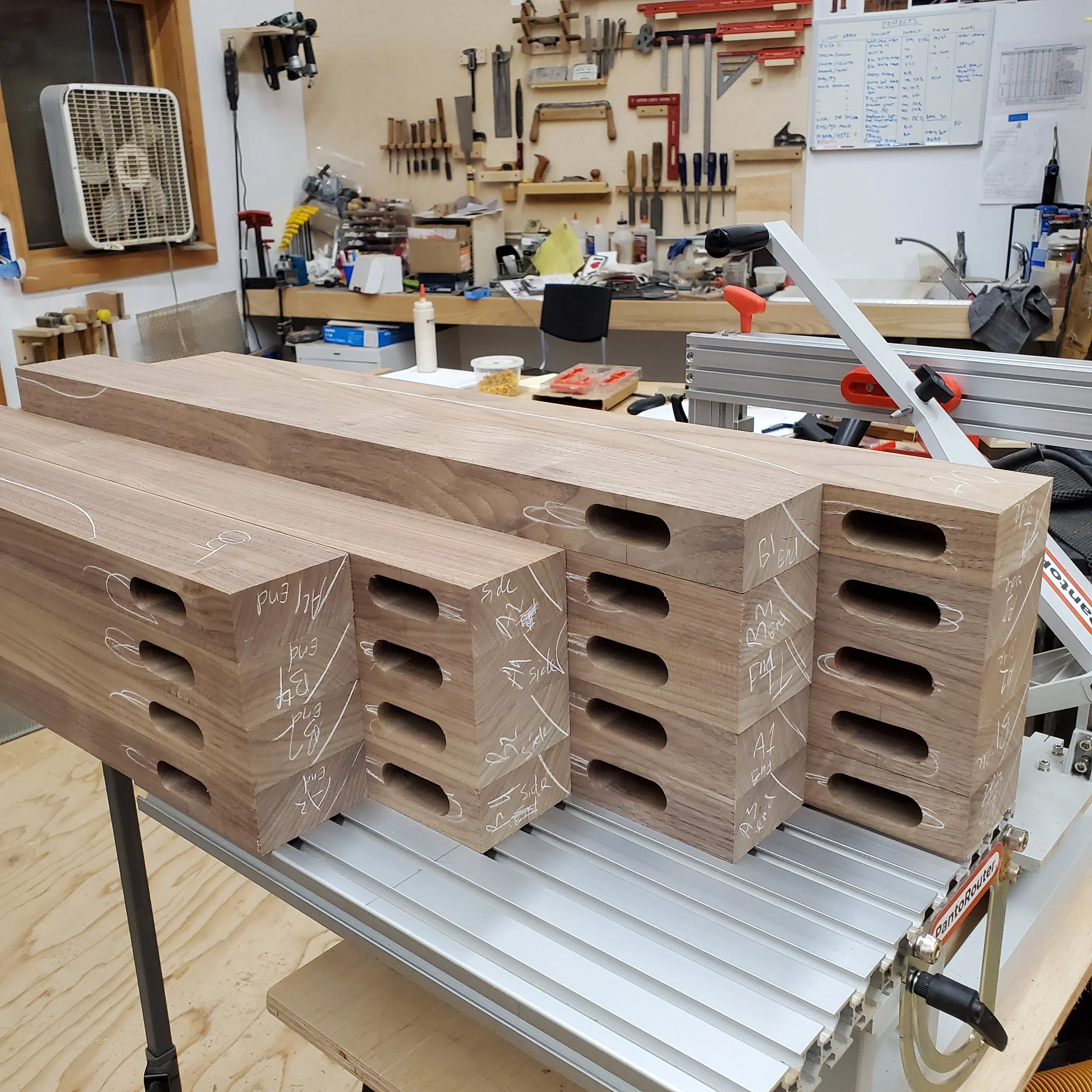 Elegant Walnut Table — PantoRouter
