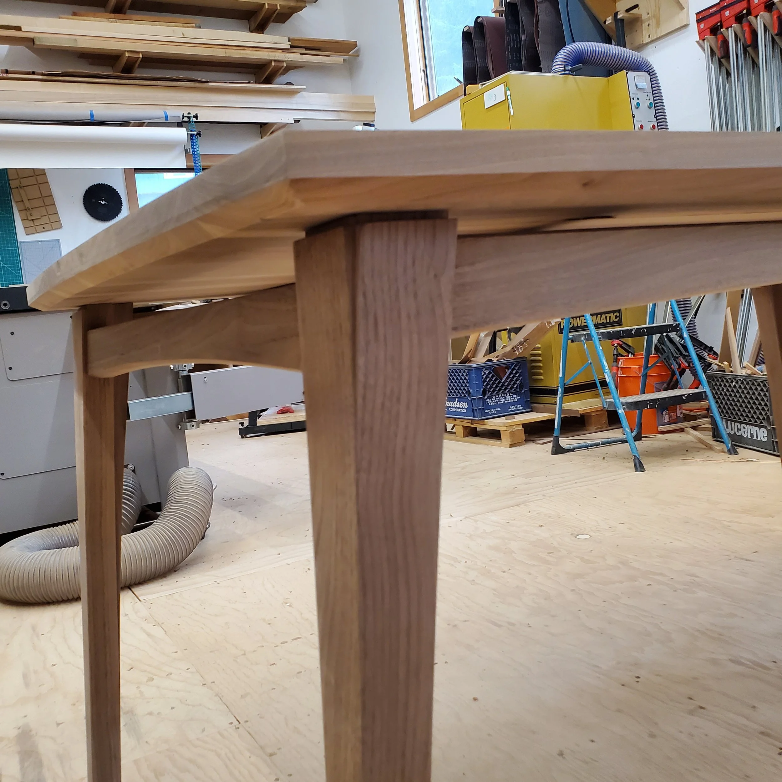 Elegant Walnut Table — PantoRouter